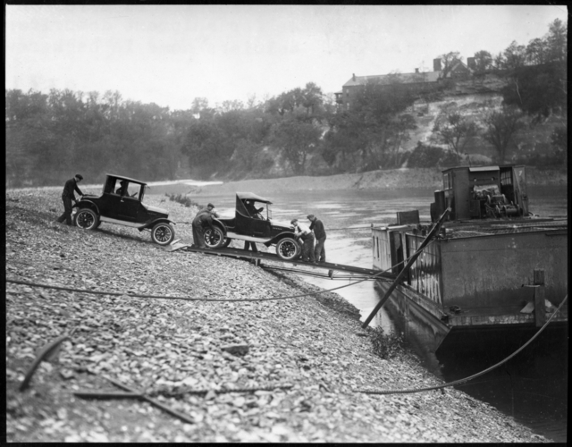 Ford loading cars onto bridge (MNHS, 1925)